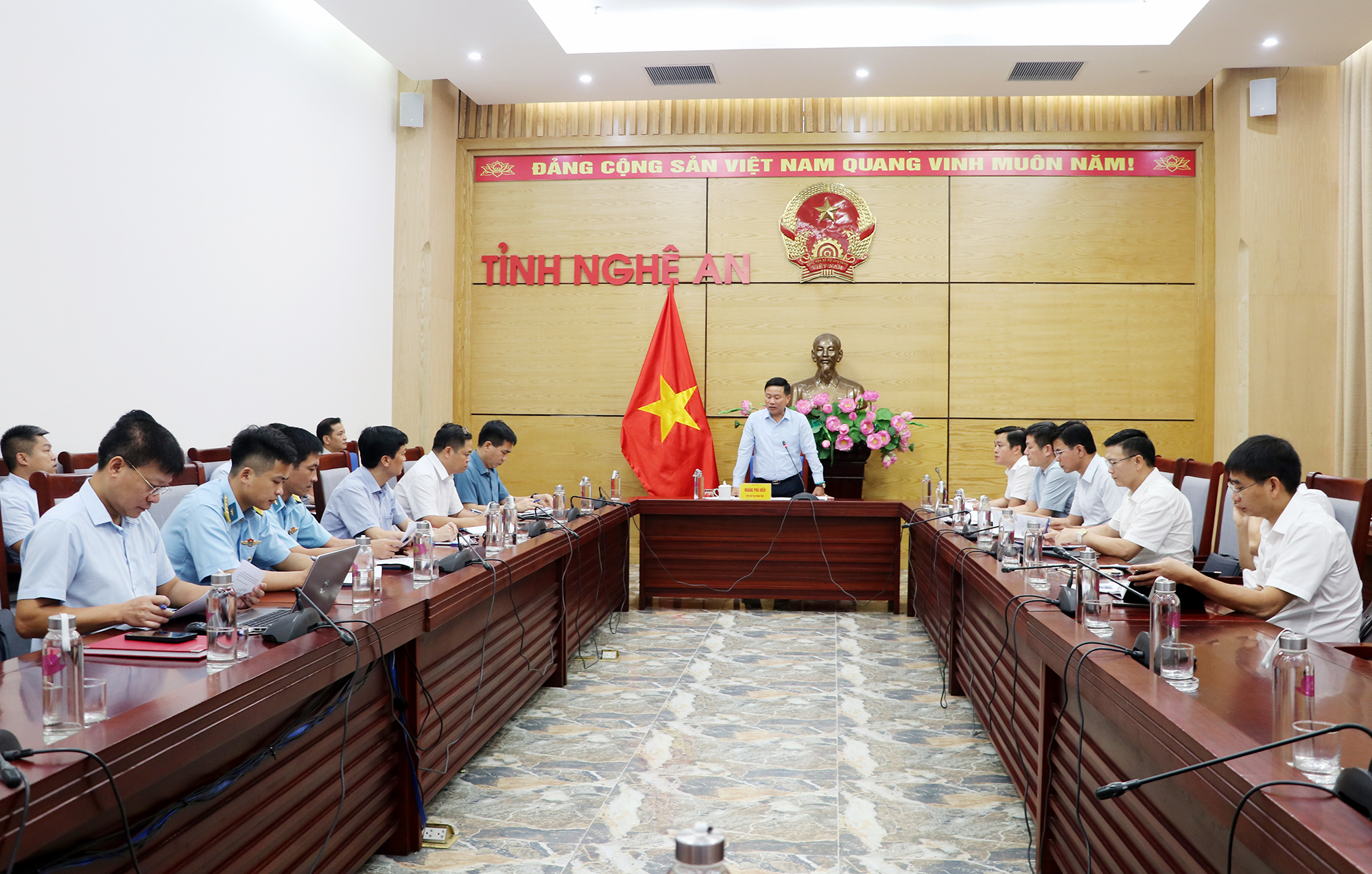 Anh-tin-bai